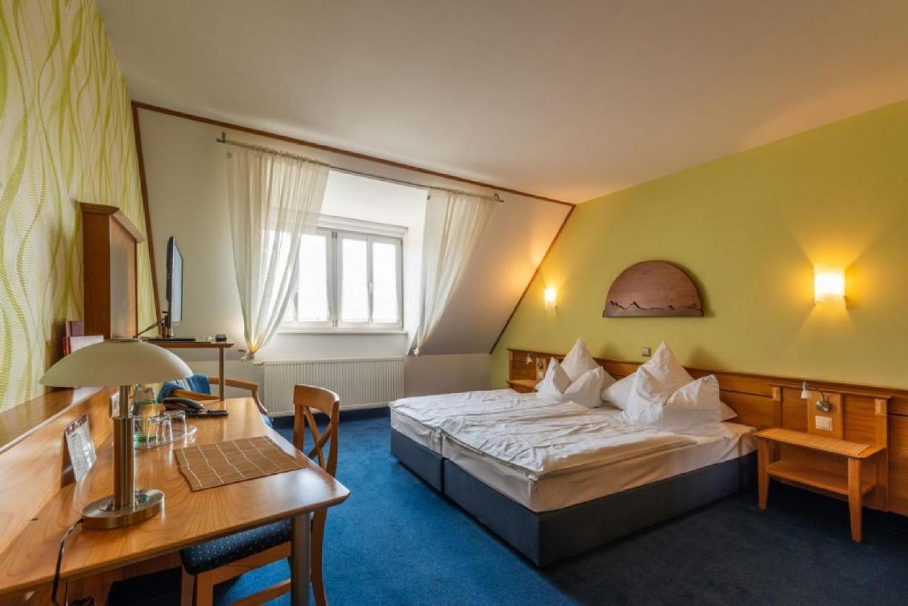 Biobausewein Wein Hotel Leben Ипхофен Екстериор снимка