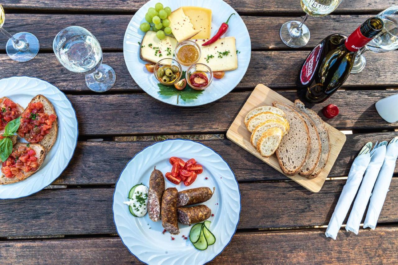 Biobausewein Wein Hotel Leben Ипхофен Екстериор снимка